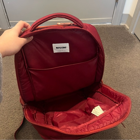 Incase Icon Laptop Backpack - Picture 6 of 9